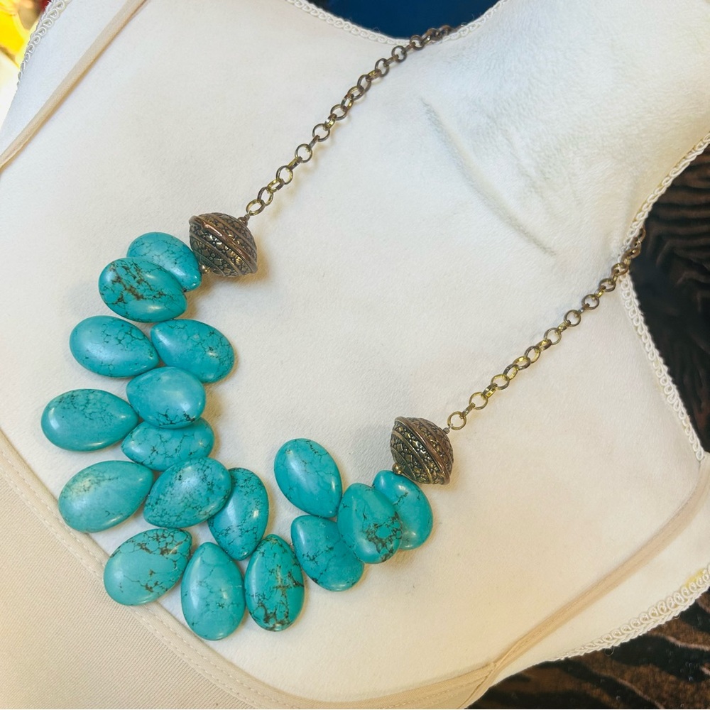 Handcrafted vintage raindrop howlite brass chain necklace